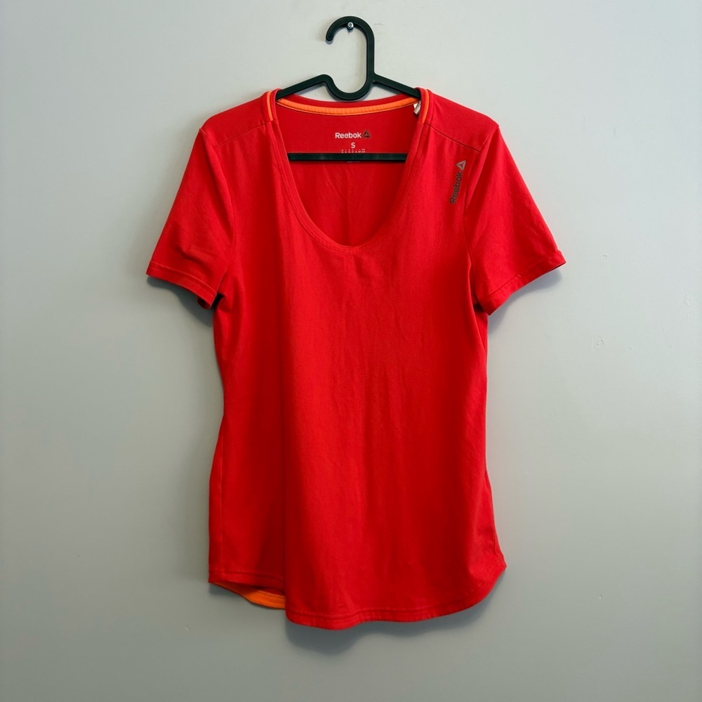 Reebok Women’s Bright Red Scoop Neck Short Sleeve Tee